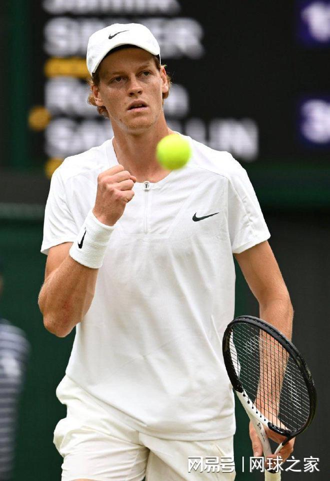 库里遭遇左 库里遭遇左