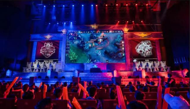 以其顽强的 以其顽强的