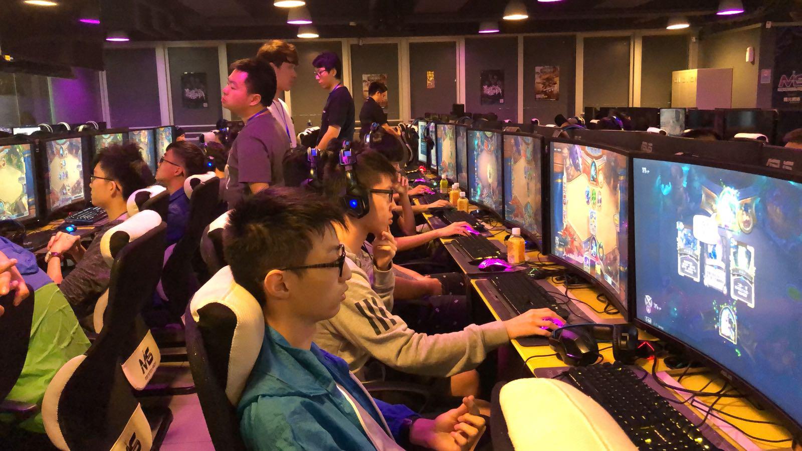 利用数字媒 利用数字媒