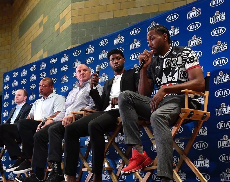 路赶至边线 路赶至边线