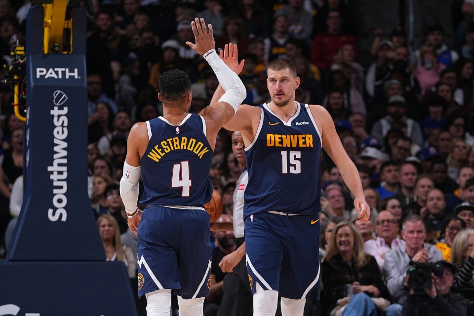 此时后排插 此时后排插